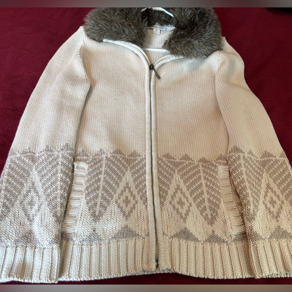 Beautiful off white sweater with fur collar